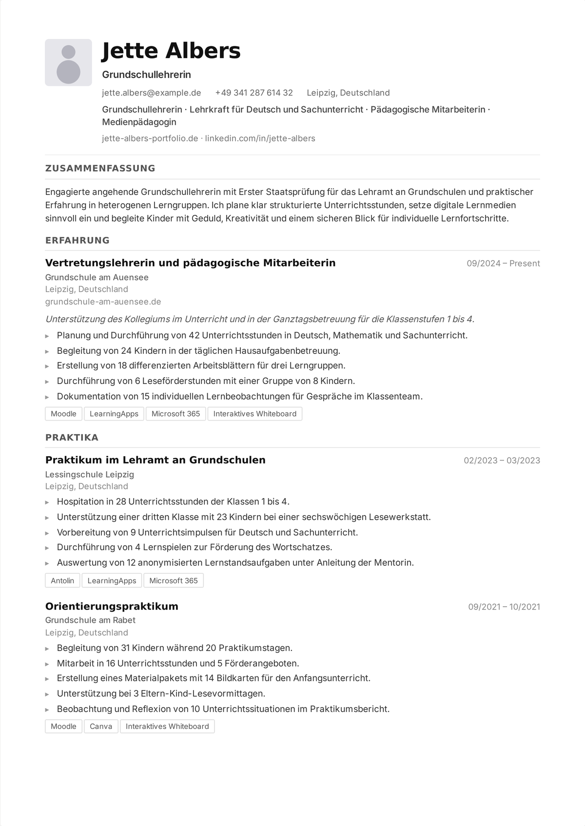 Lebenslauf-Beispiel Grundschullehrerin: einseitiger Lebenslauf einer Grundschullehrkraft mit Staatsexamen vorn, einem ergebnisorientierten Profil und quantifizierten Erfolgen aus dem Klassenzimmer.