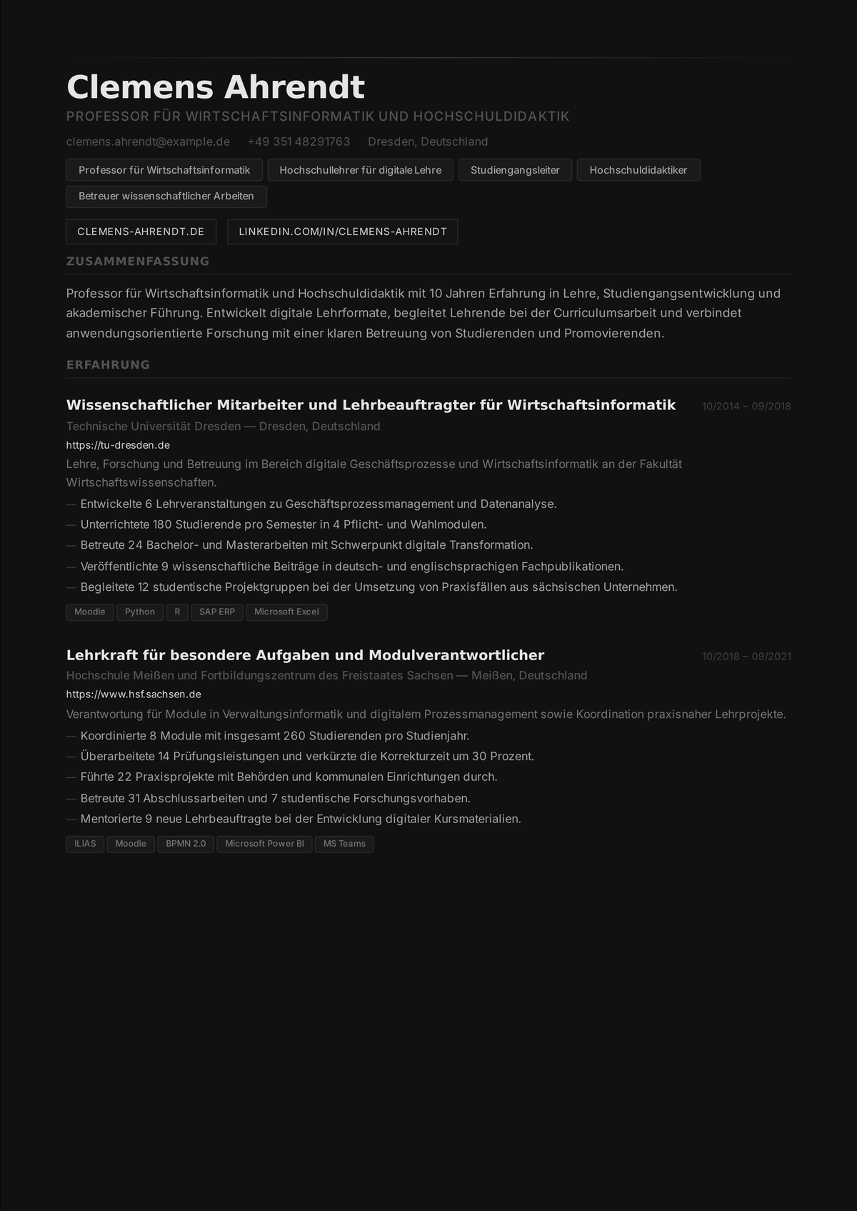 Lebenslauf-Beispiel Hochschuldozentin: Lebenslauf einer erfahrenen Lehrkraft an der Hochschule, näher am akademischen Lebenslauf, mit Lehrdeputat, Curriculumentwicklung und Betreuung.