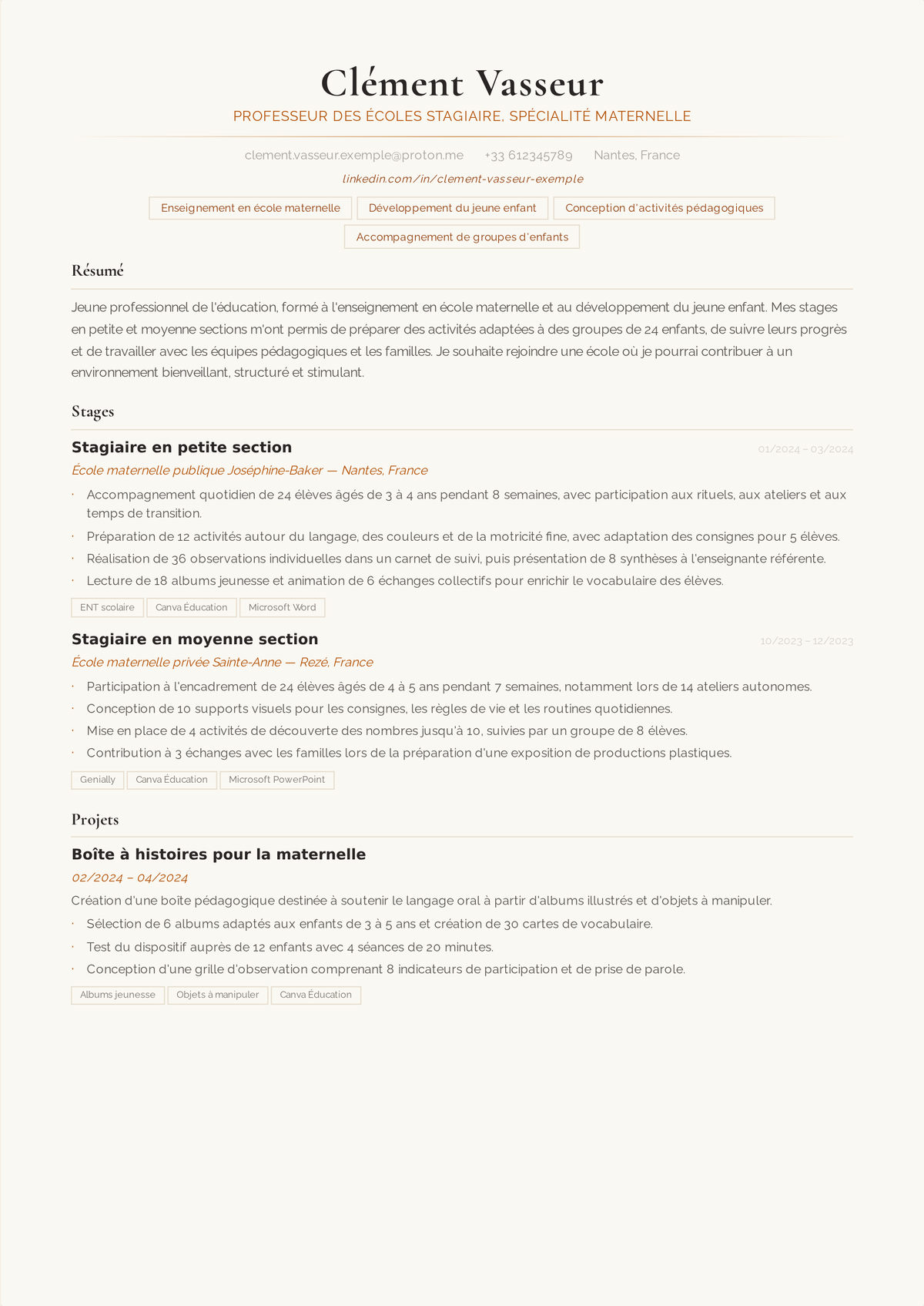 Exemple de CV d'enseignant en maternelle : le CV d'une page d'une professeure des écoles débutante, avec le CRPE en tête, une accroche fondée sur les apprentissages par le jeu et des puces de classe chiffrées.