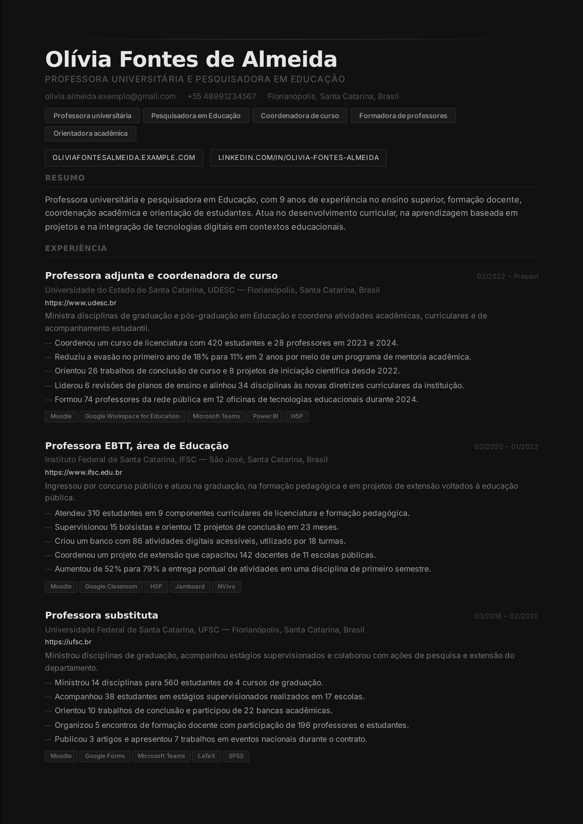 Exemplo de currículo de professor universitário: currículo de um docente sênior do ensino superior, mais próximo de um currículo acadêmico, com carga de disciplinas, elaboração de currículo e orientação.